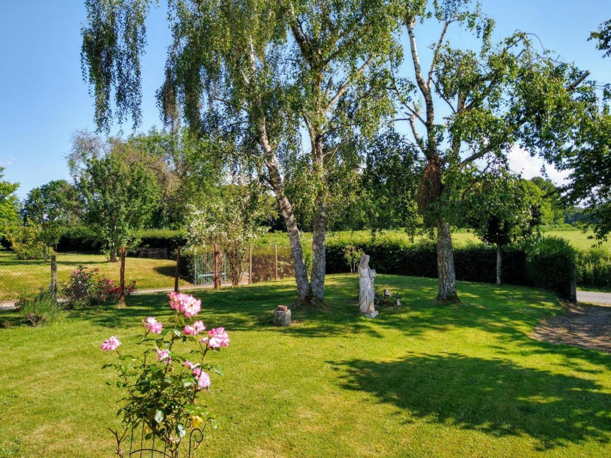 Gite La Maison De Lea Villa Saint-Agnant-de-Versillat Luaran gambar