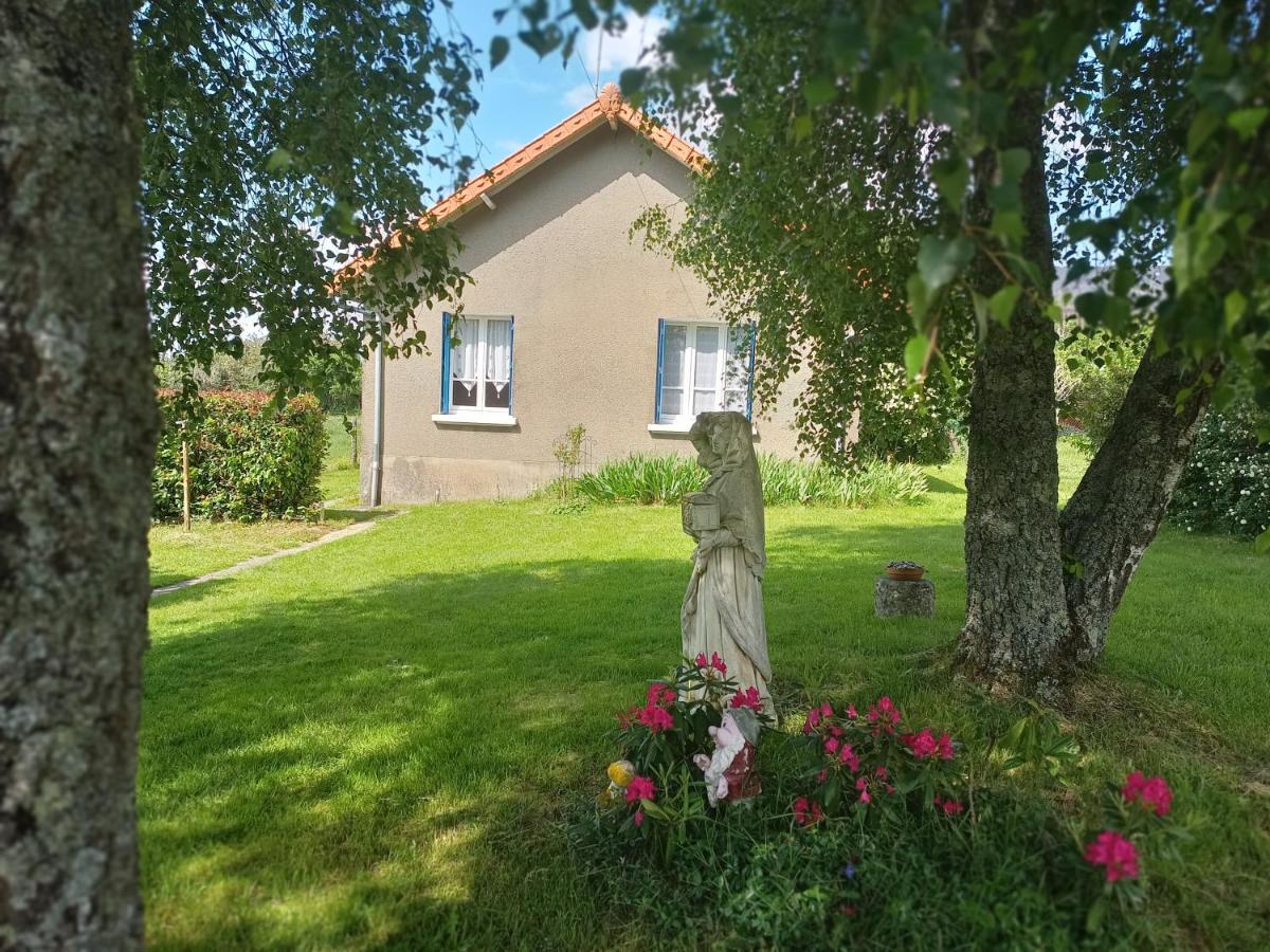 Gite La Maison De Lea Villa Saint-Agnant-de-Versillat Luaran gambar